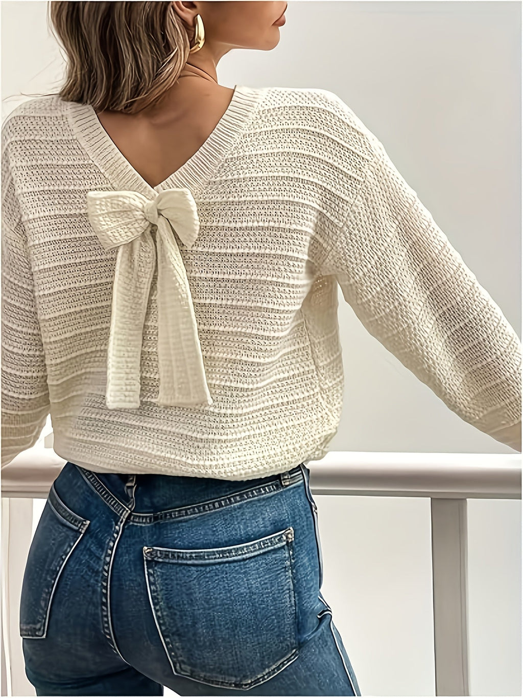 Bow-Detail Knit Sweater in Comfortable Fabric for Casual Wear