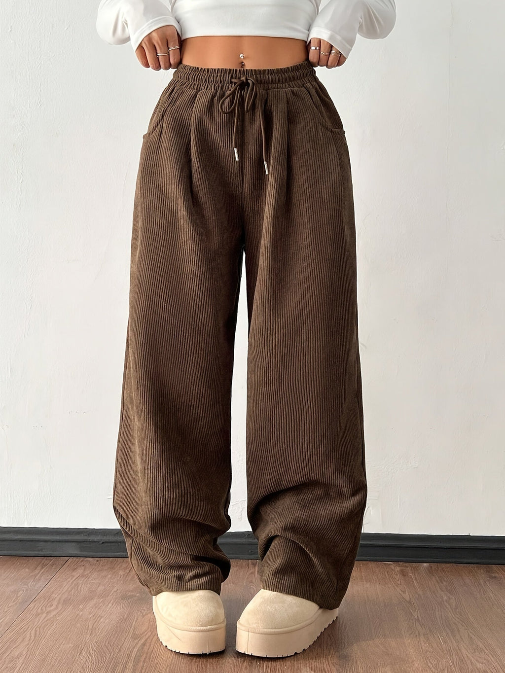 Relaxed Wide-Leg Pants in Soft Fabric for Casual Wear and Comfort