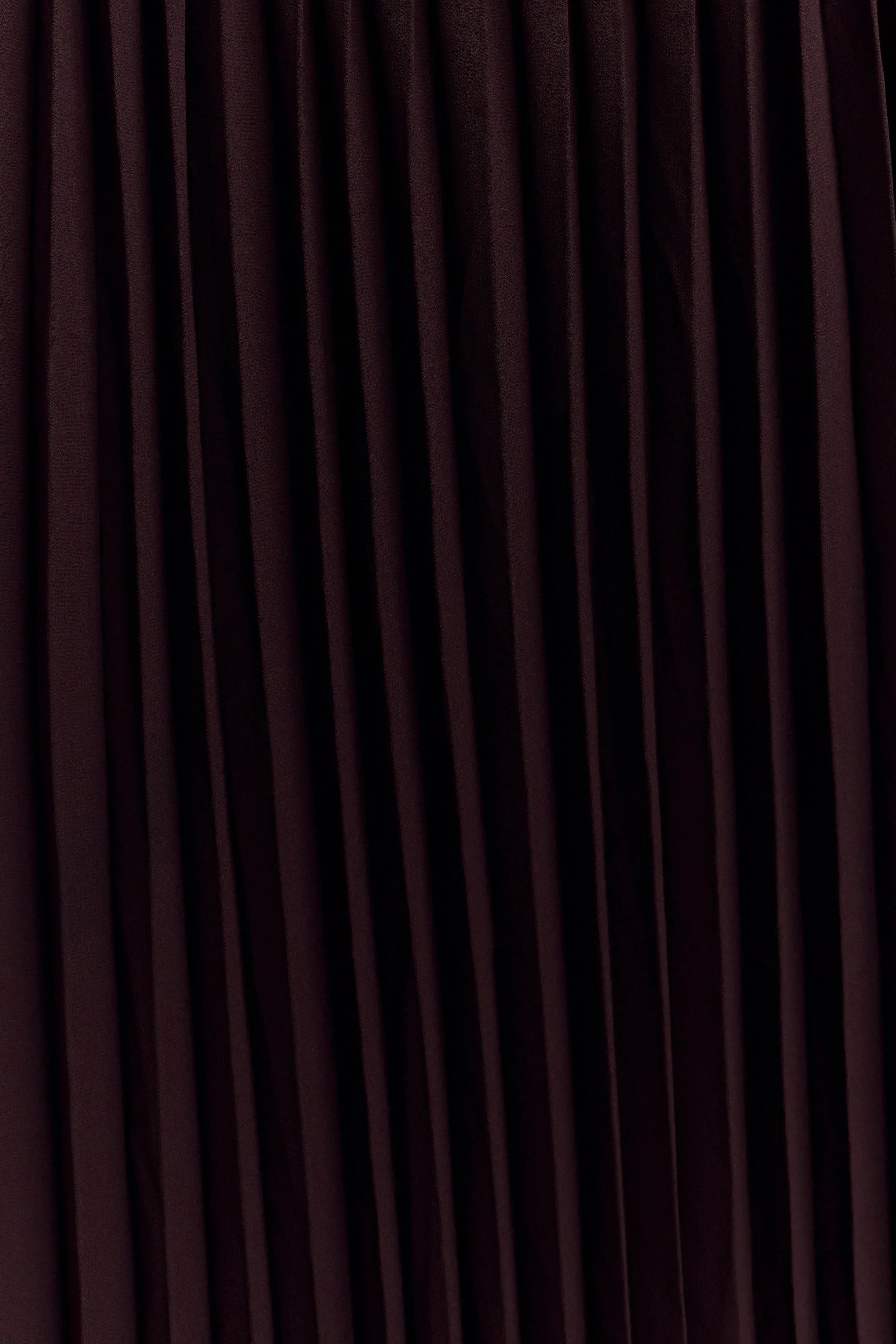 Halterneck Pleated Maxi Dress with Structured Bodice for Formal Events