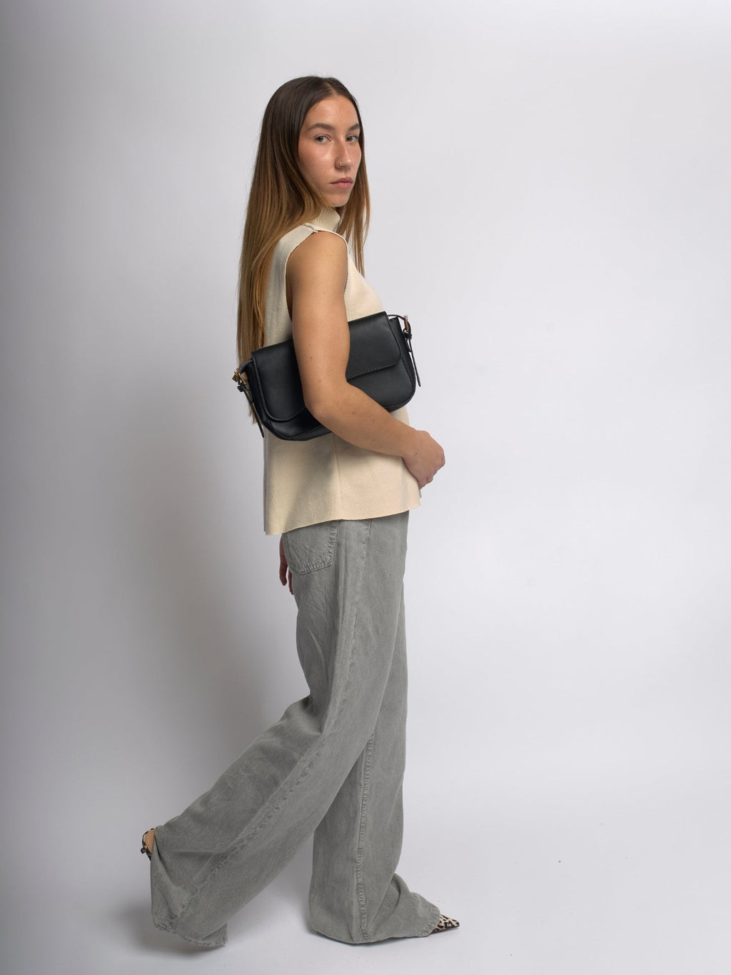 Vegan Leather Shoulder Bag Women UK – Crescent Design for Brunch, Smart Casual