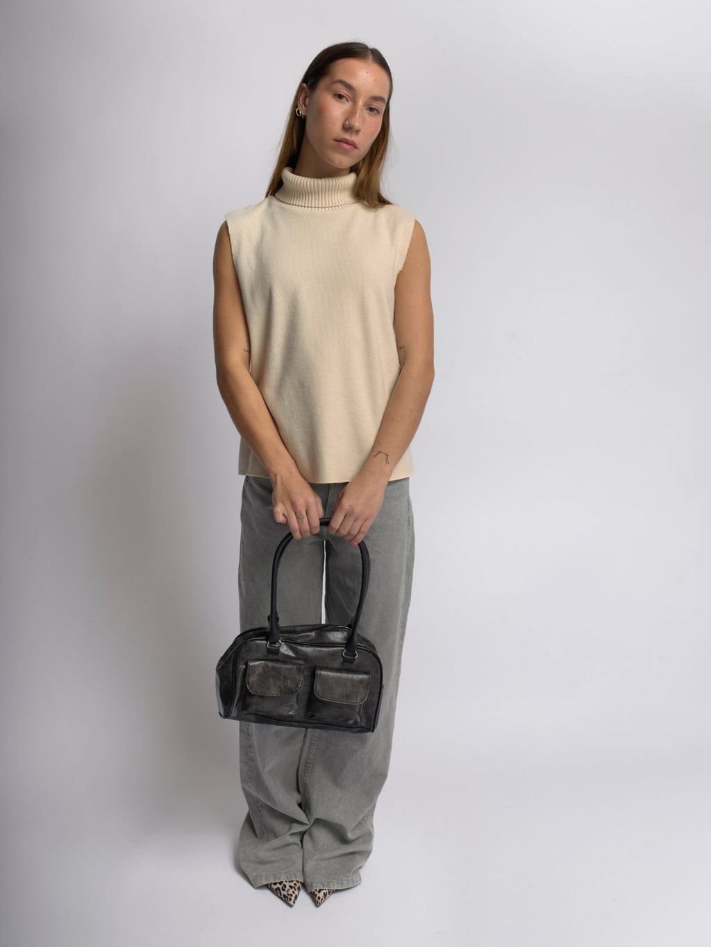 Distressed Leather Shoulder Bag UK – Urban Style for Everyday Use, Smart Casual & Office Wear