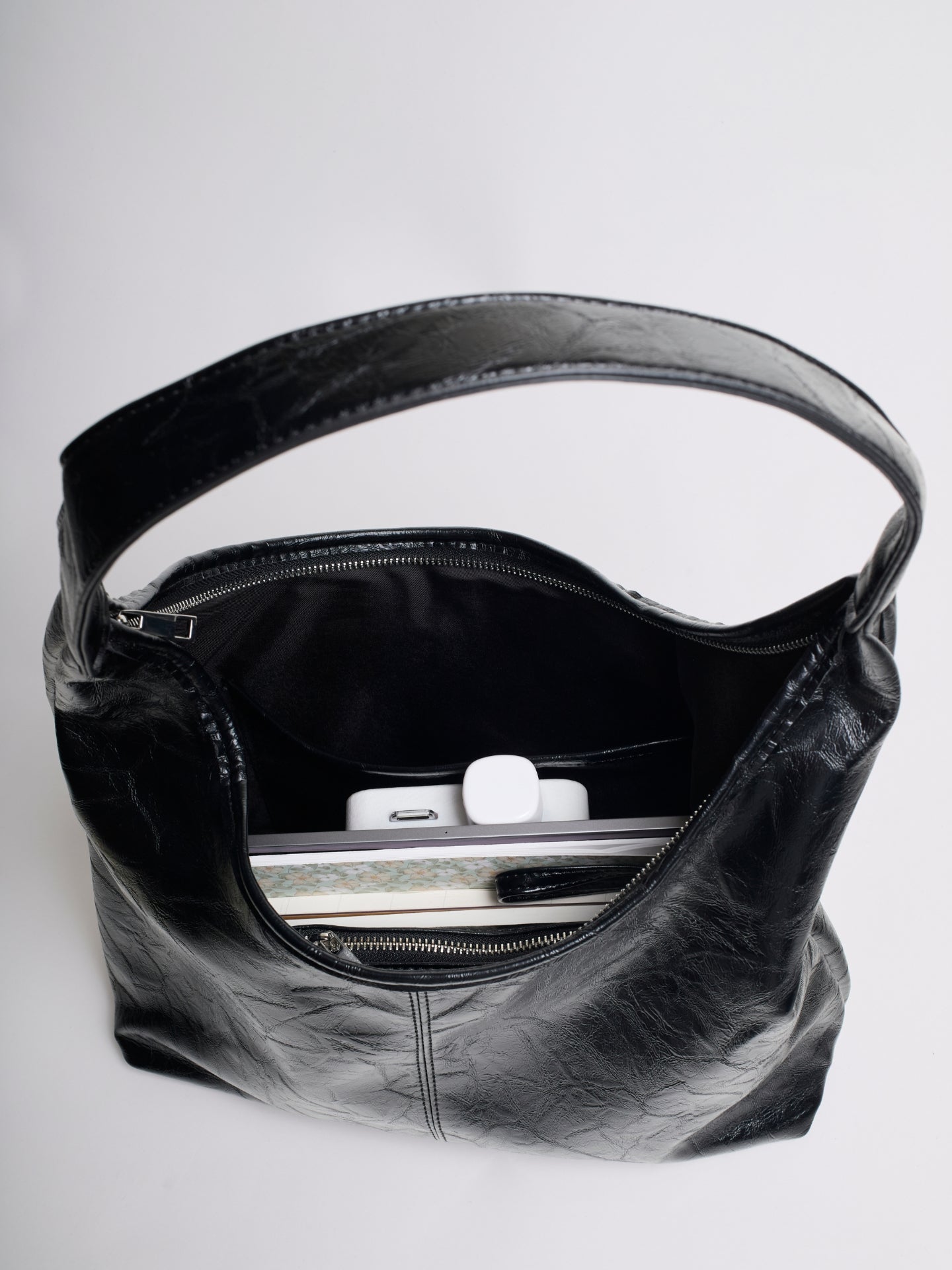 Black Distressed Vegan Leather Tote Bag Women UK – Stylish Durable Everyday Use, Smart Casual Office