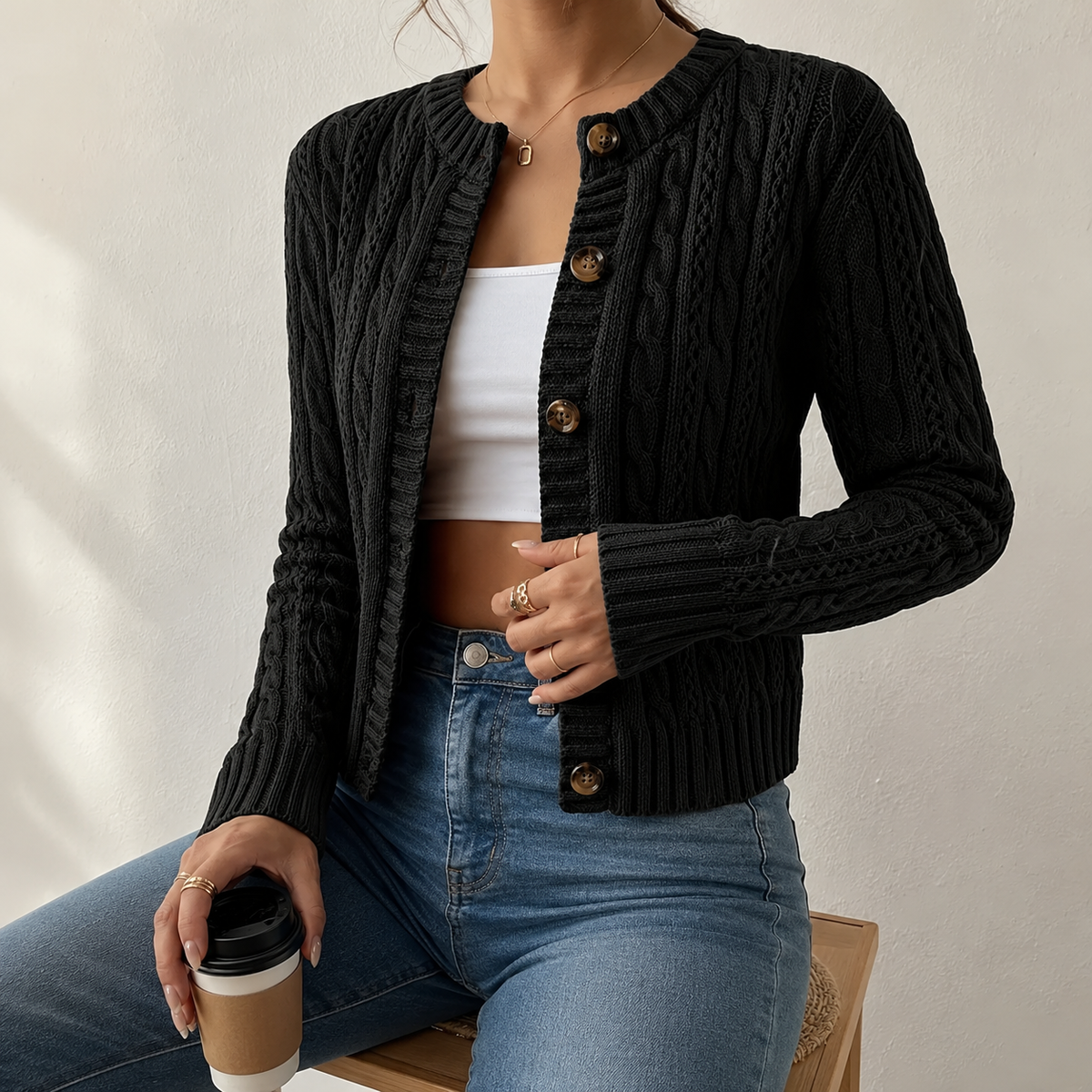 Everyday Elegance – Soft Cable-Knit Tailored Cardigan