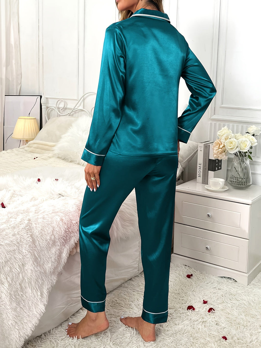 Elegant Long-Sleeve Two-Piece Lounge Set in Soft Fabric for Casual Wear