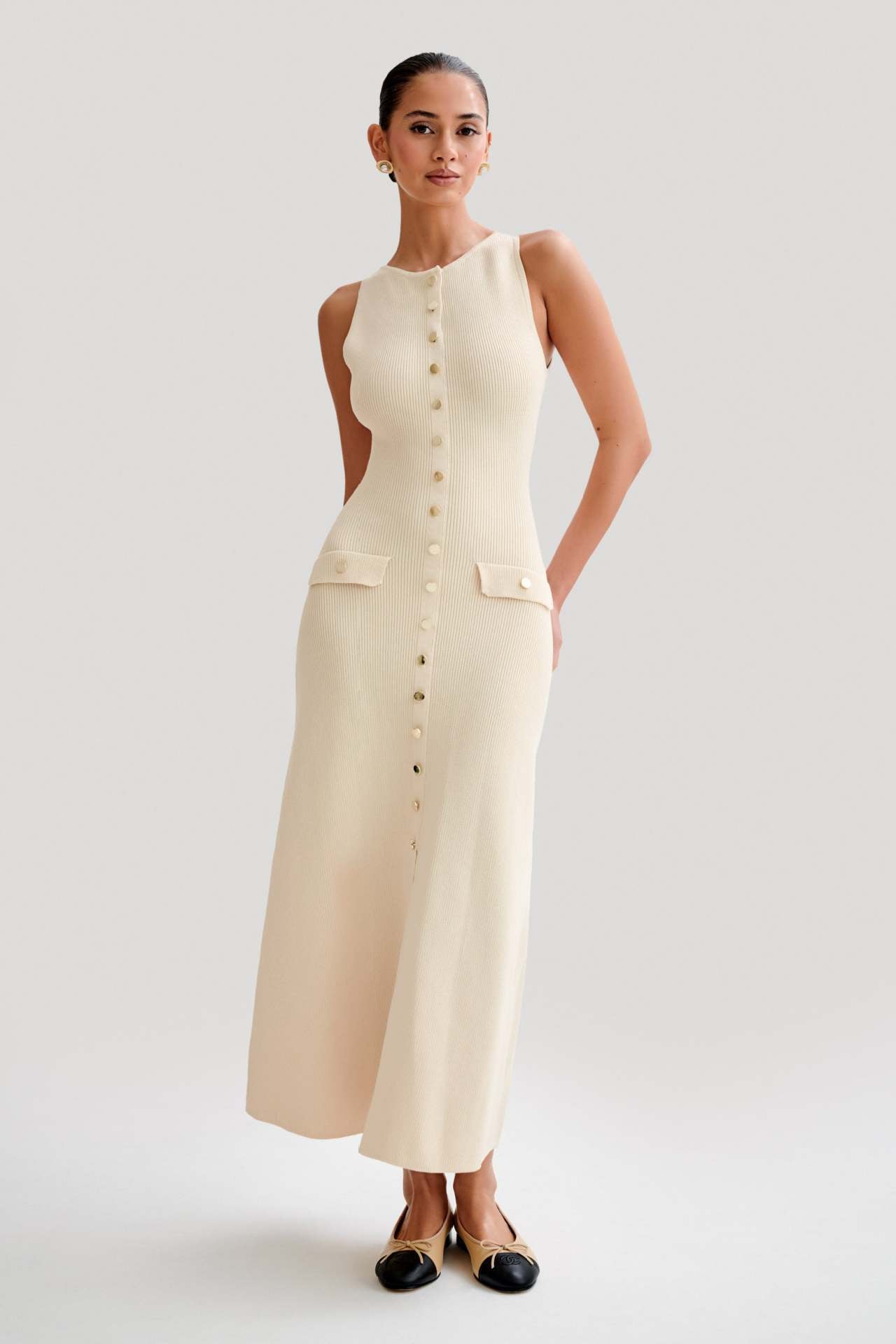 Sleeveless Ribbed Maxi Dress with Button-Down Front for Casual Outings