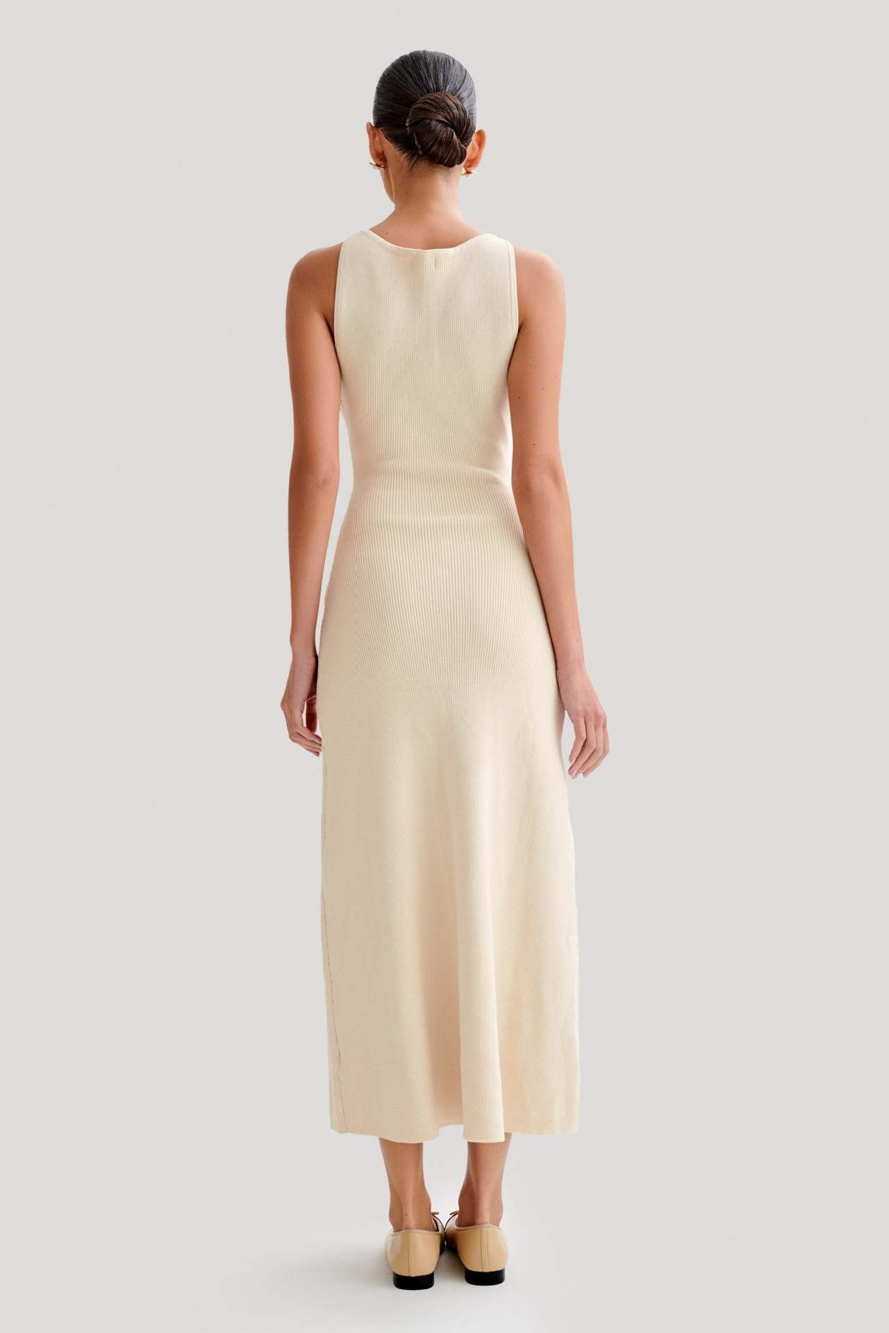 Sleeveless Ribbed Maxi Dress with Button-Down Front for Casual Outings