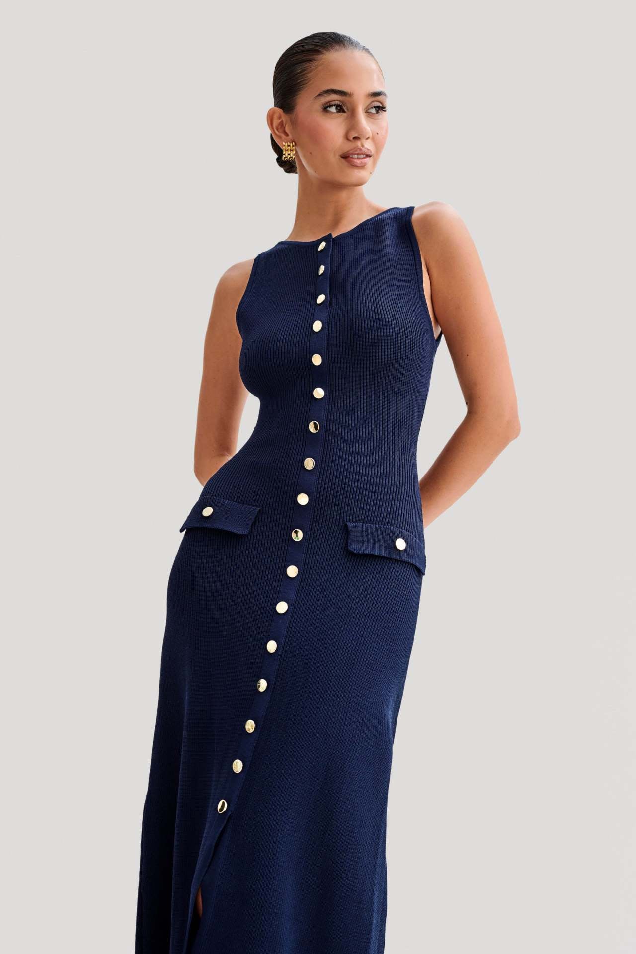 Sleeveless Ribbed Maxi Dress with Button-Down Front for Casual Outings
