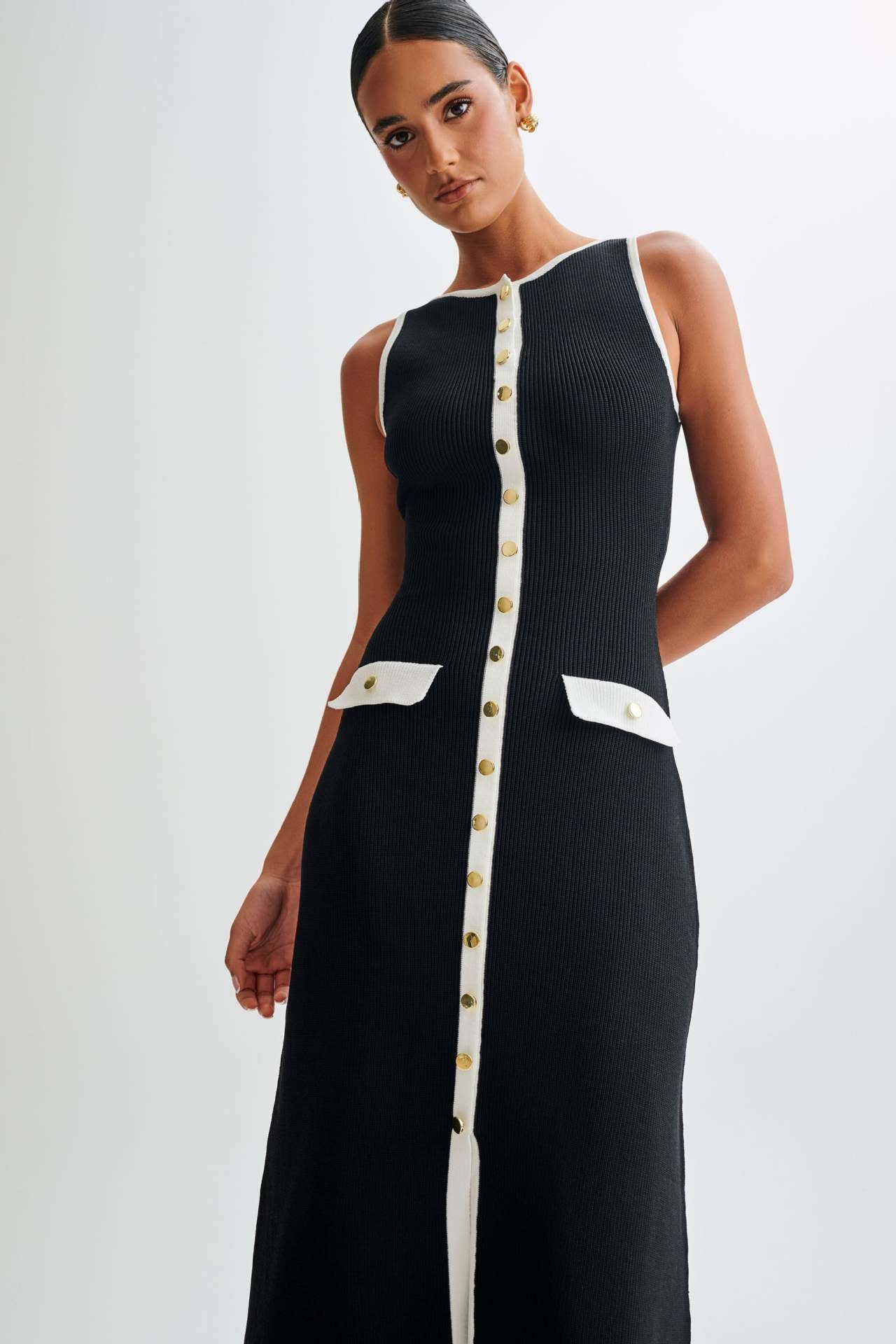 Sleeveless Ribbed Maxi Dress with Button-Down Front for Casual Outings