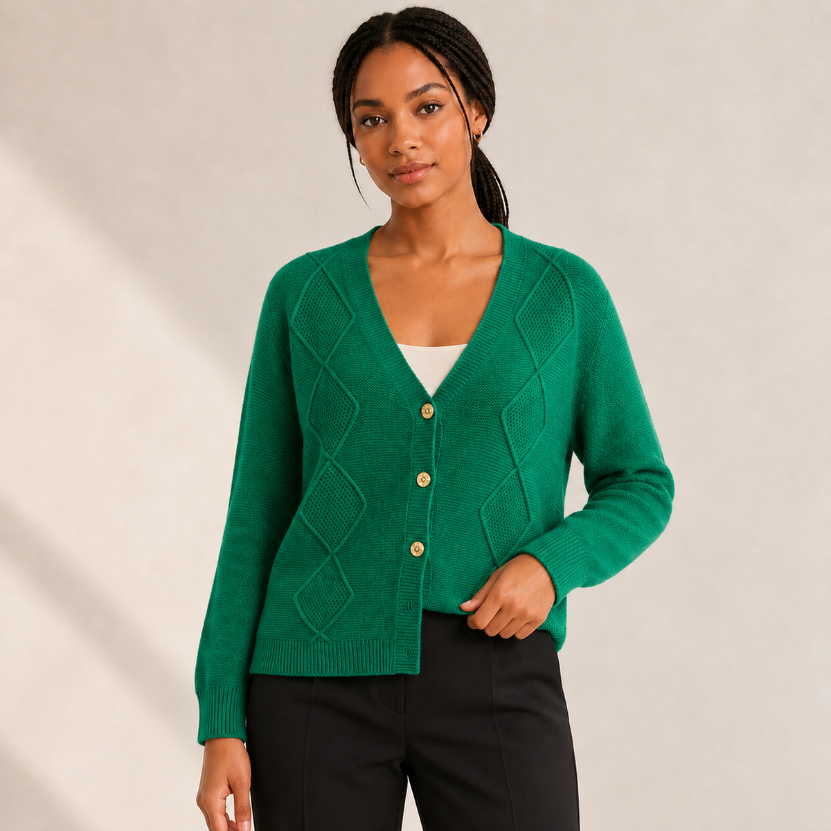 Cosy Layering Essential – Deep V-Neck Rhombus Cardigan