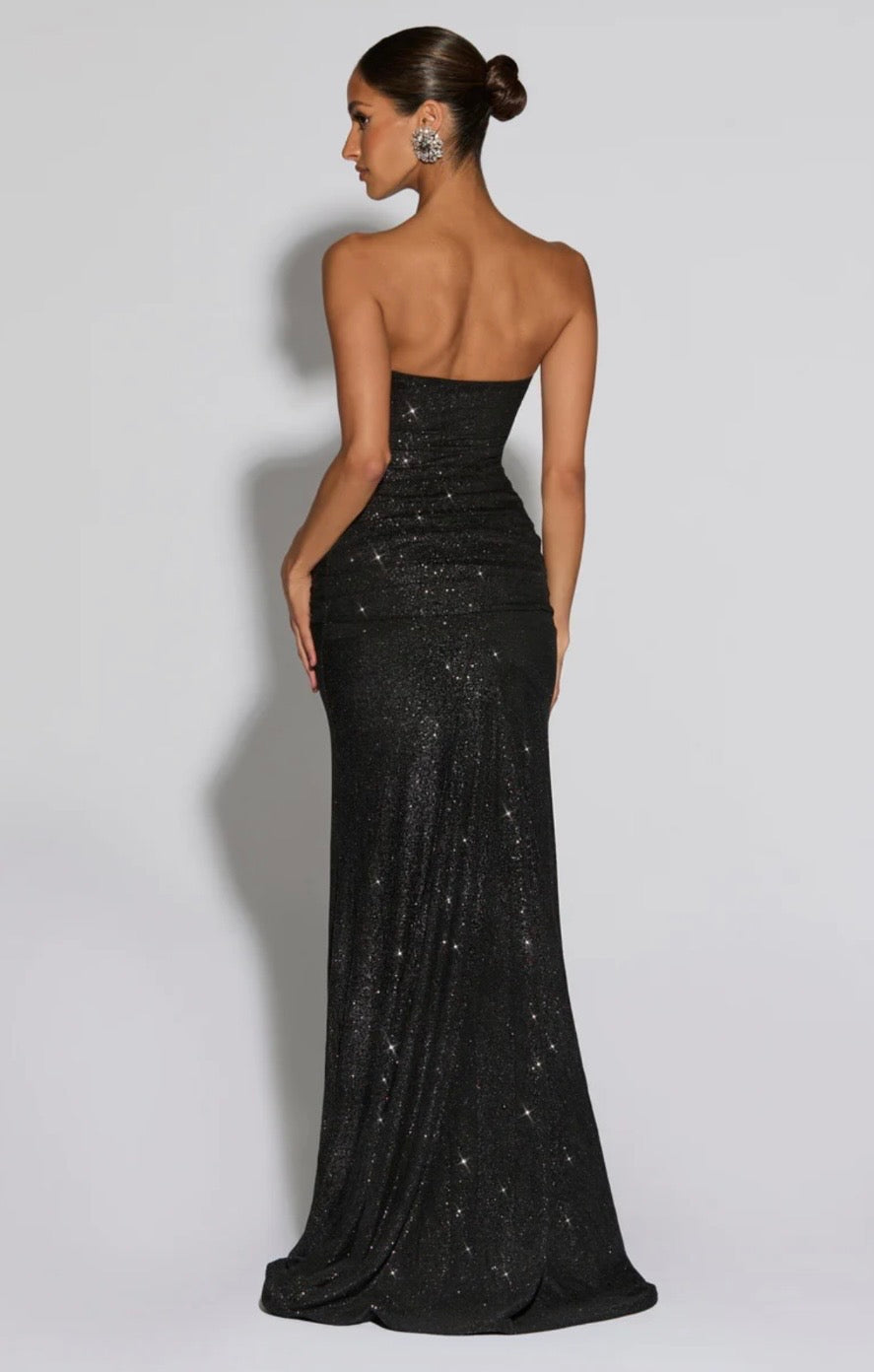 Glittering Mesh Maxi Dress with Sculpted Silhouette for Evening Events