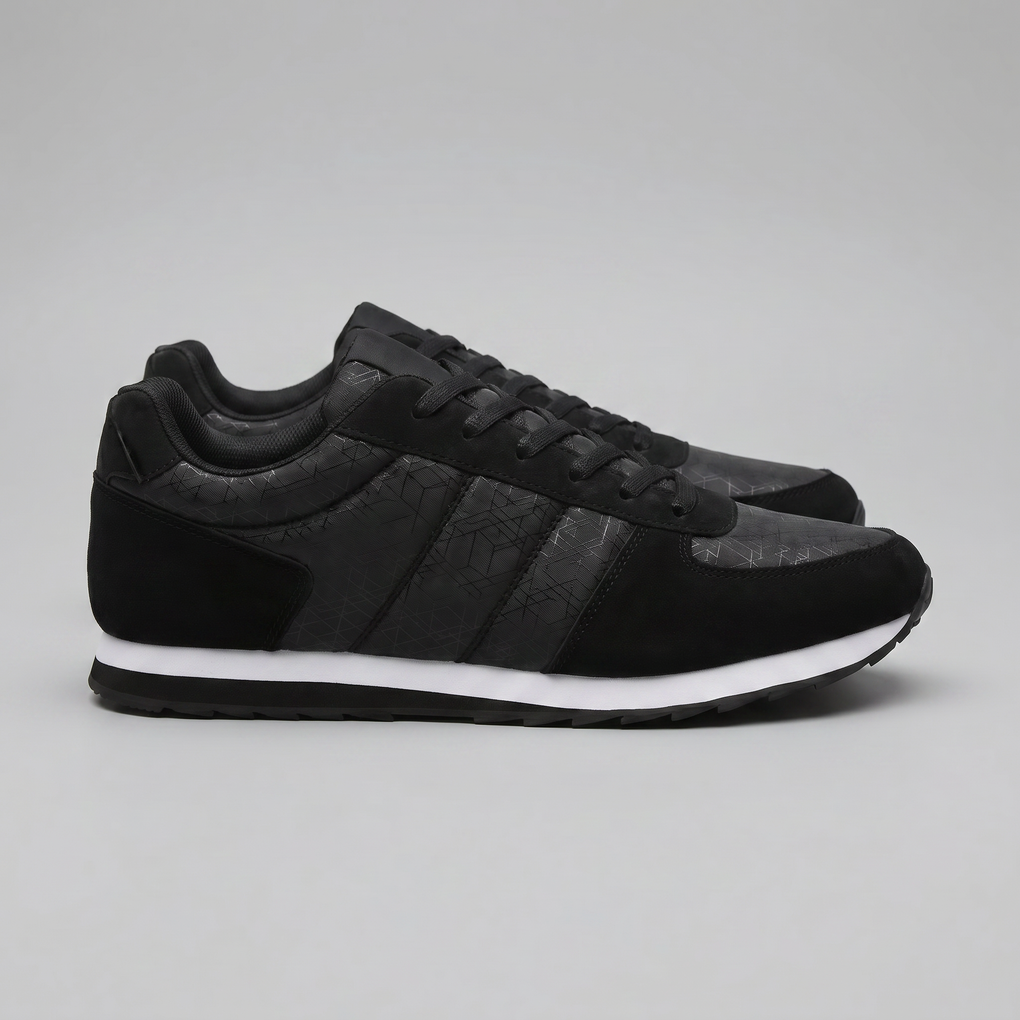 Men's Low-Top Sneakers with Patterned Design for Casual Wear