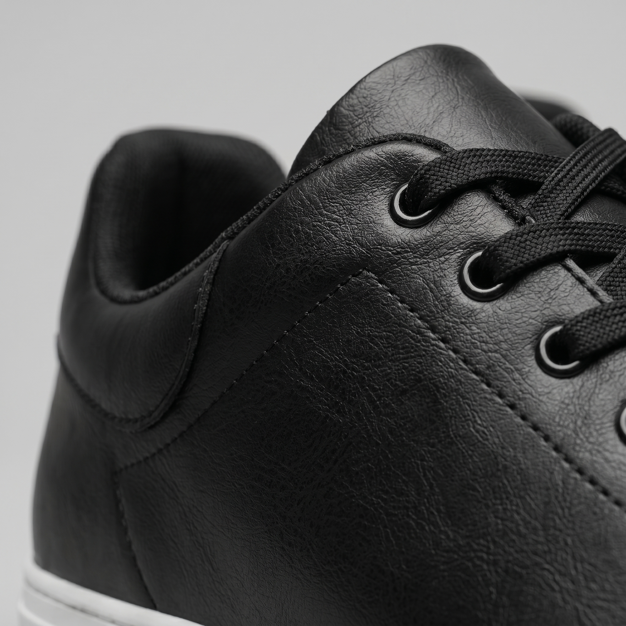 Men's Modern Style Trainers - Lightweight, Breathable Design for Casual Wear
