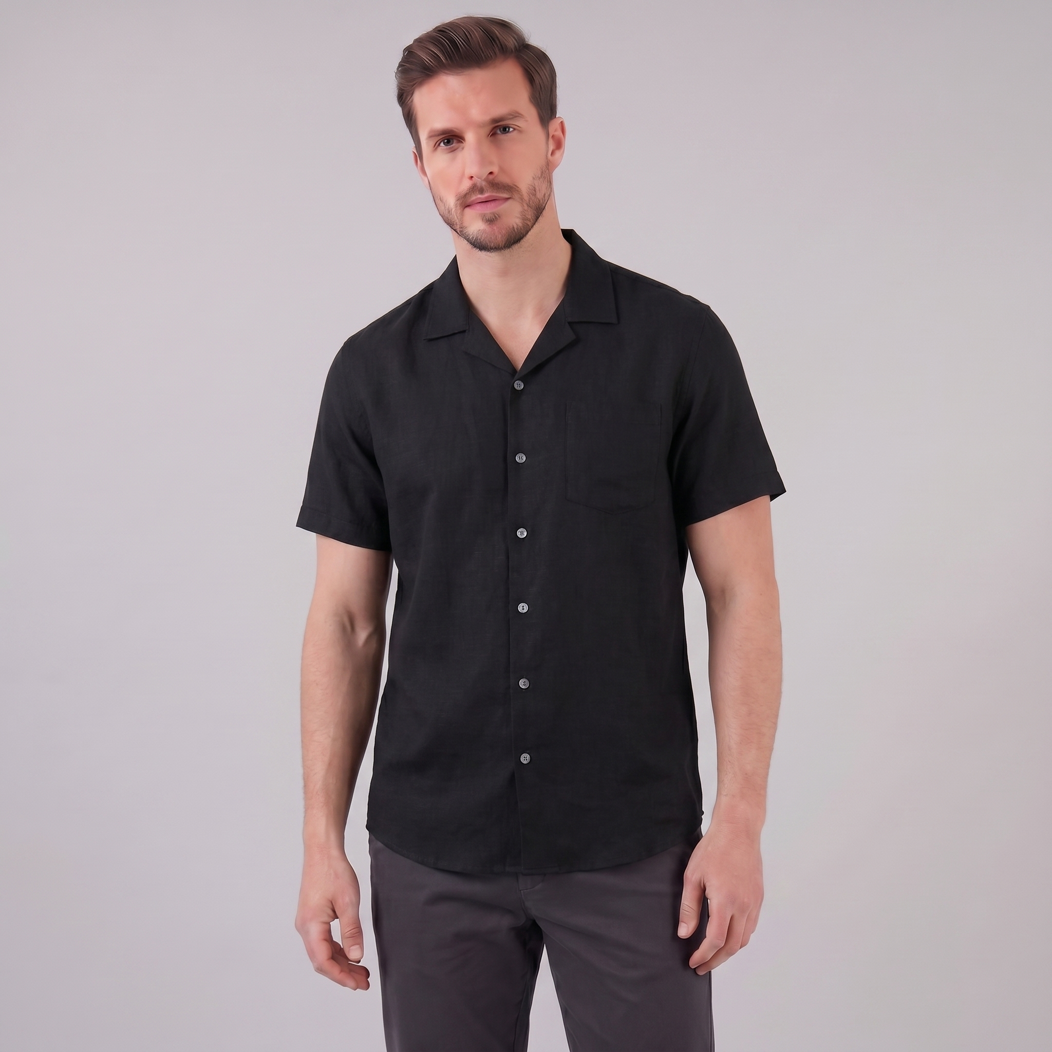 Men's Short-Sleeve Camp Collar Shirt - Lightweight Cotton for Casual Wear