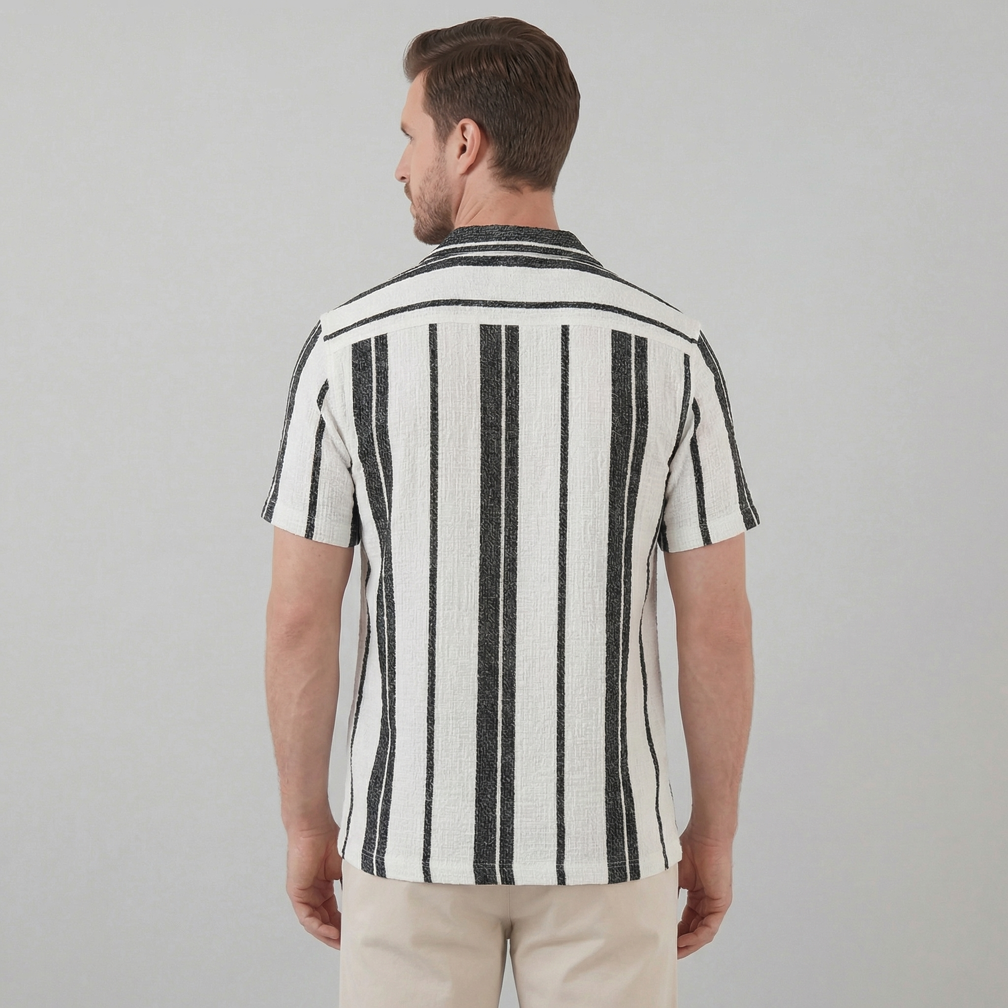 Men's Short Sleeve Cotton Button-Down Shirt for Casual Wear