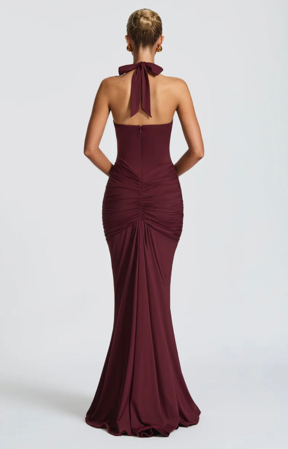 Ruched Bodycon Maxi Dress with Plunging Halter Neck for Evening Events
