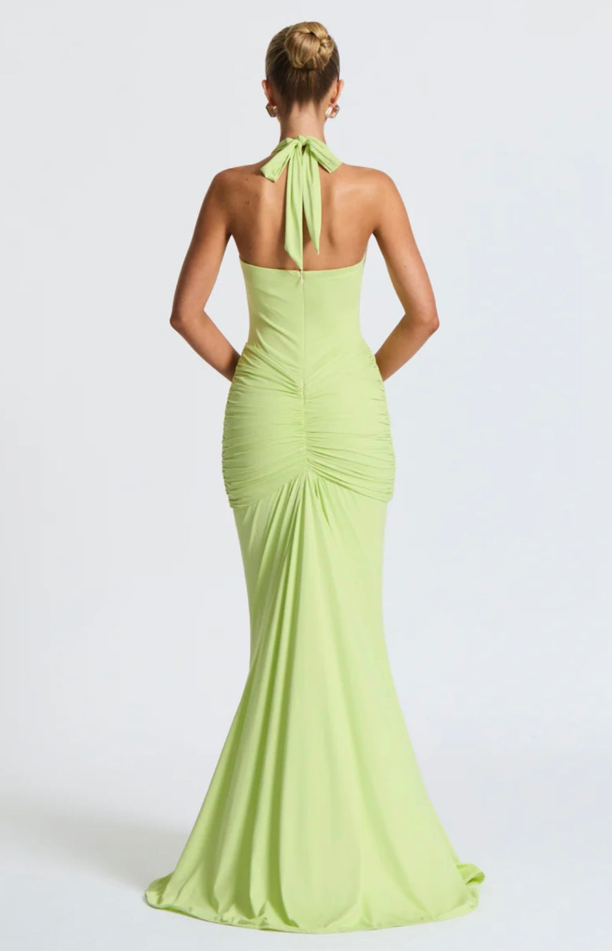 Ruched Bodycon Maxi Dress with Plunging Halter Neck for Evening Events