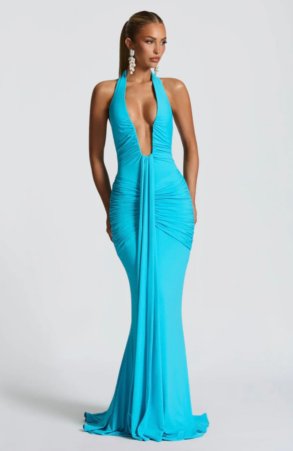 Ruched Bodycon Maxi Dress with Plunging Halter Neck for Evening Events