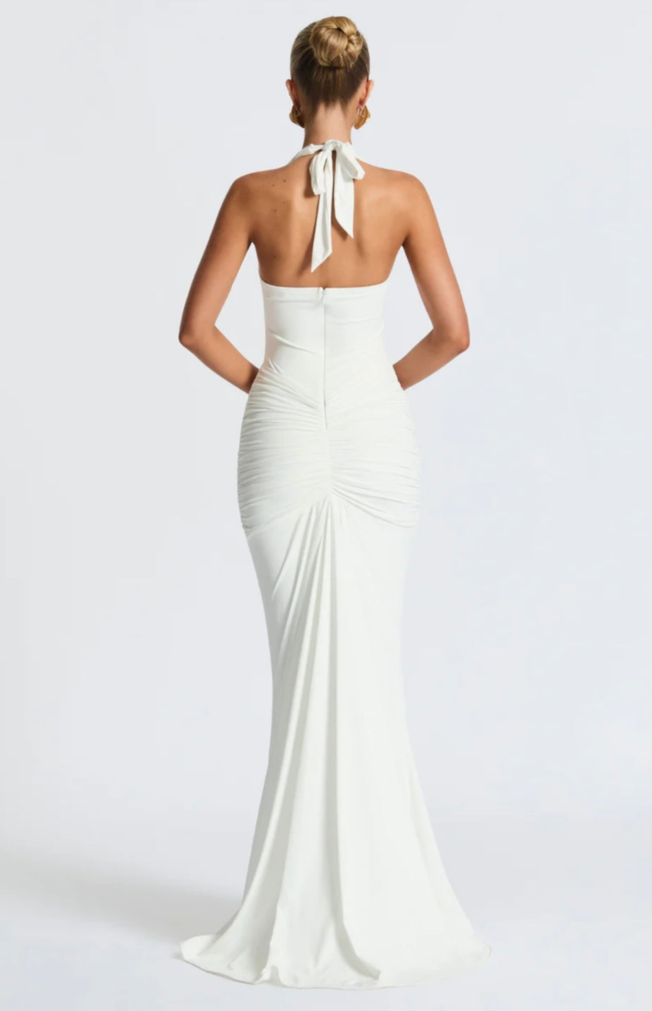 Ruched Bodycon Maxi Dress with Plunging Halter Neck for Evening Events