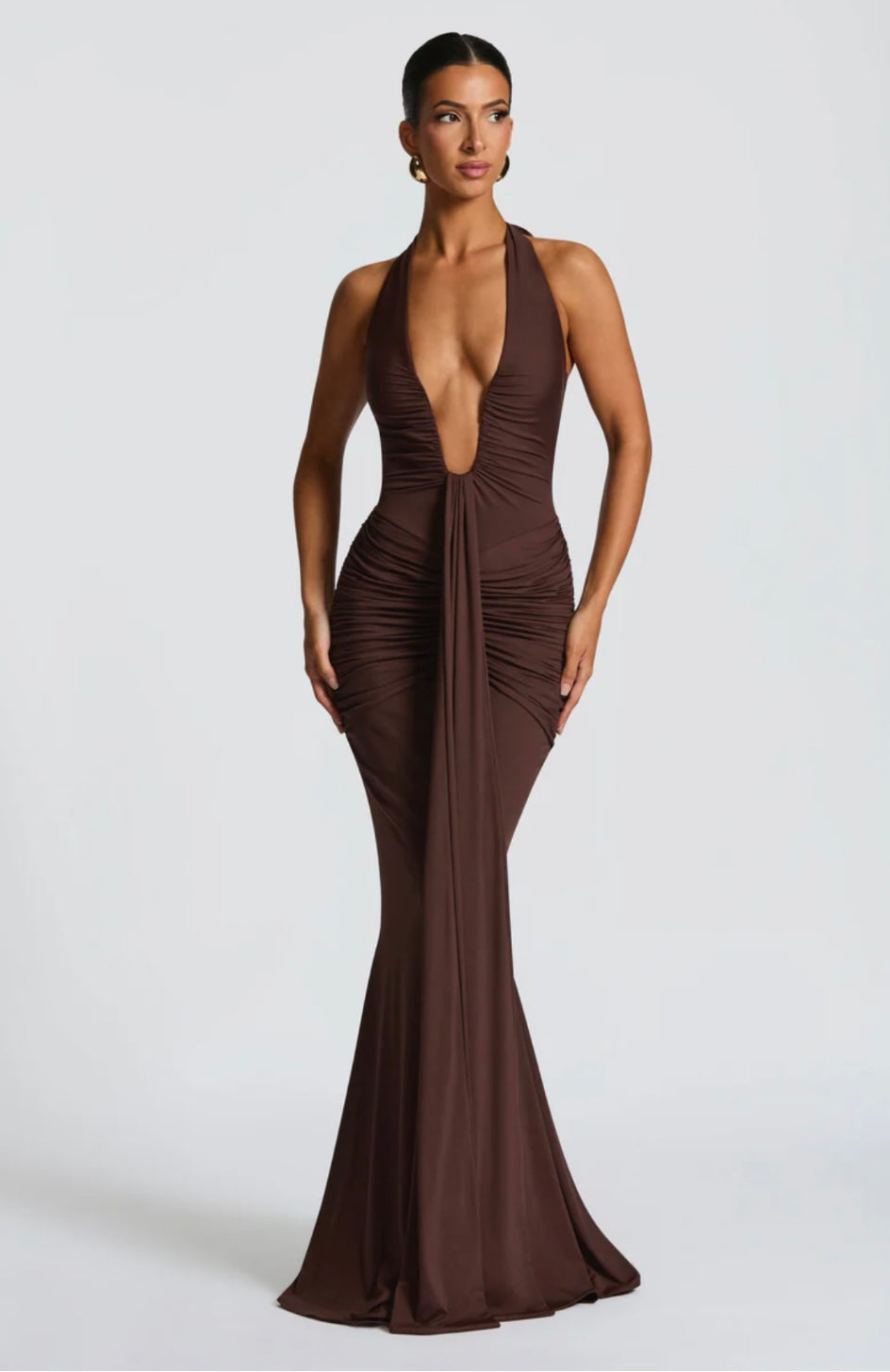 Ruched Bodycon Maxi Dress with Plunging Halter Neck for Evening Events