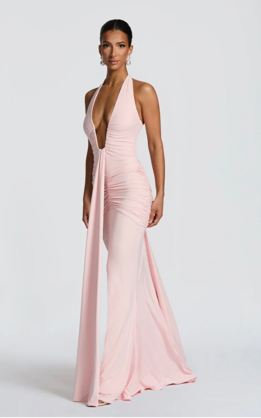 Ruched Bodycon Maxi Dress with Plunging Halter Neck for Evening Events