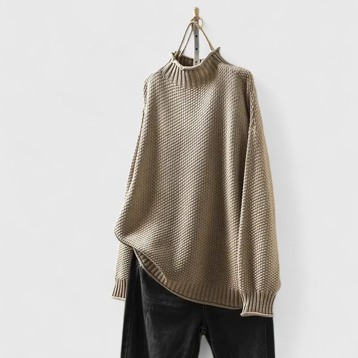Sophisticated Women's Jumper in Soft Knit for Casual or Office Wear