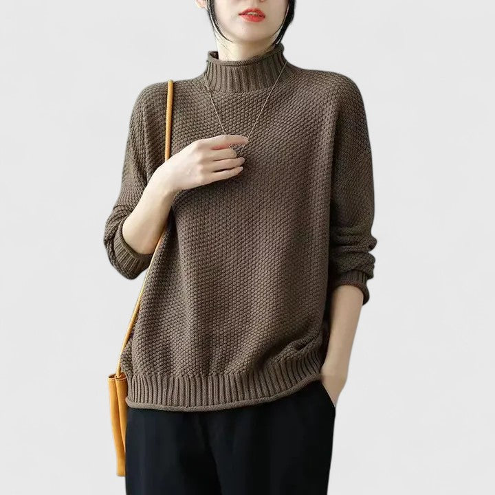 Sophisticated Women's Jumper in Soft Knit for Casual or Office Wear