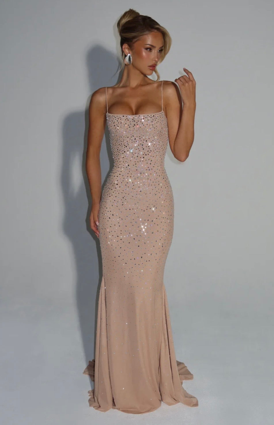 Sculpted Bodice Shimmer Maxi Dress for Formal Events and Special Occasions