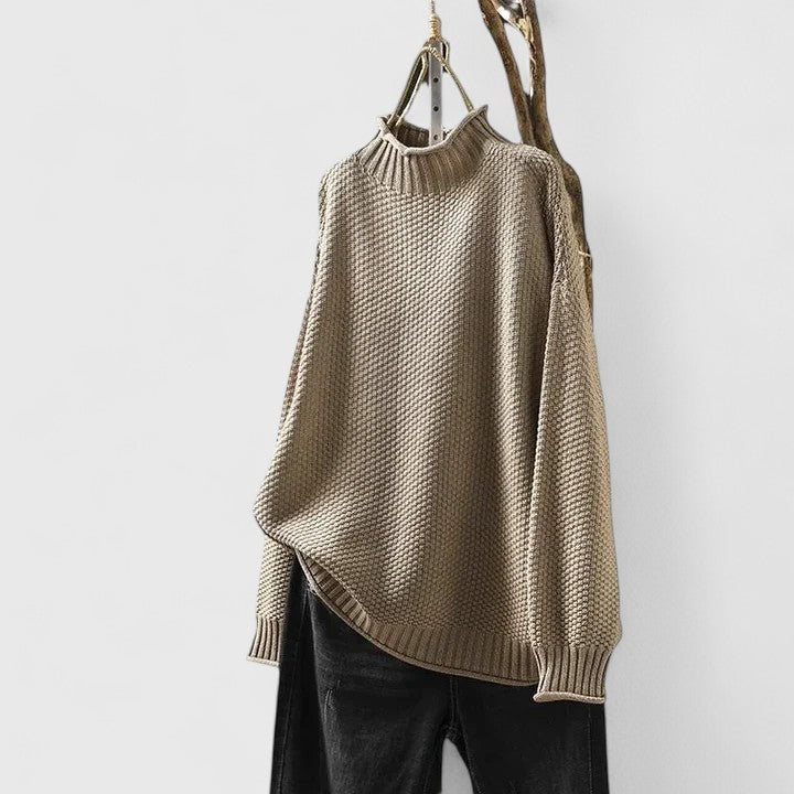 Sophisticated Women's Jumper in Soft Knit for Casual or Office Wear