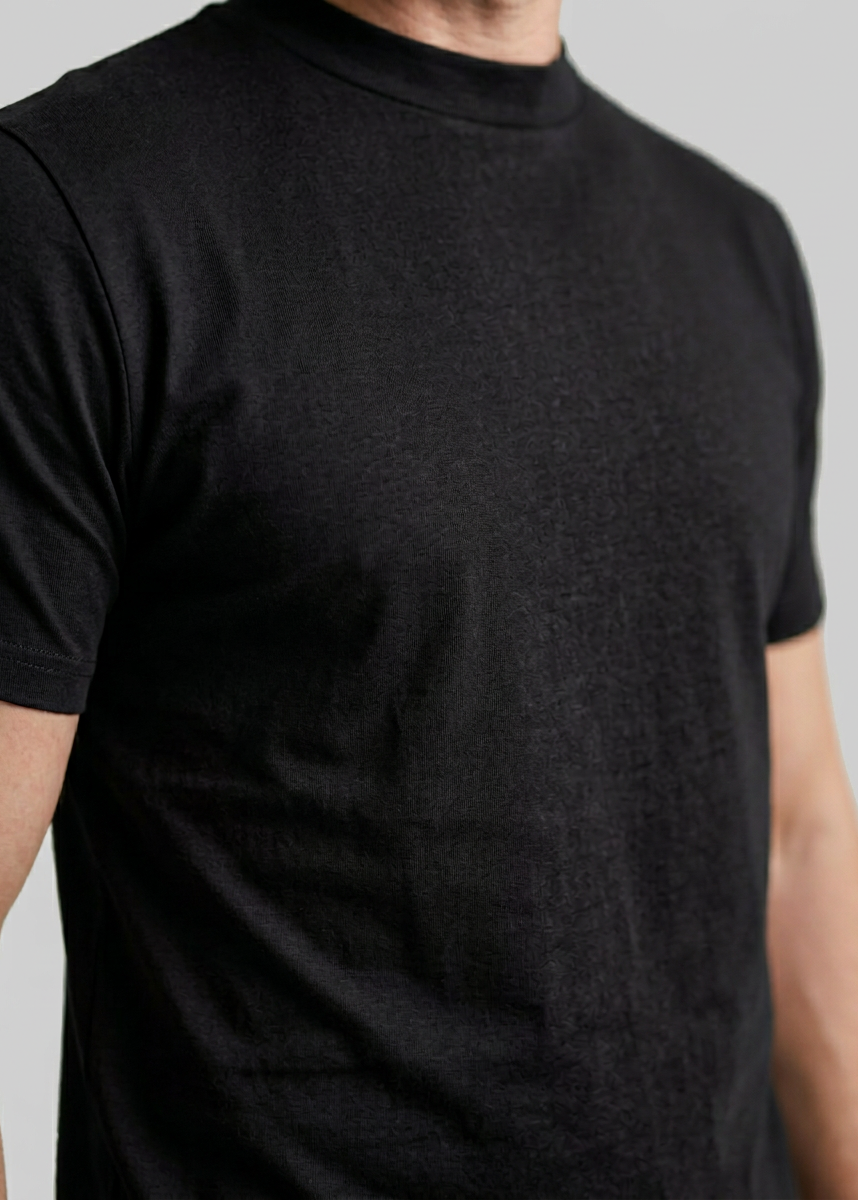Shiny Men's Crewneck T-Shirt - Lightweight Fabric for Casual Wear