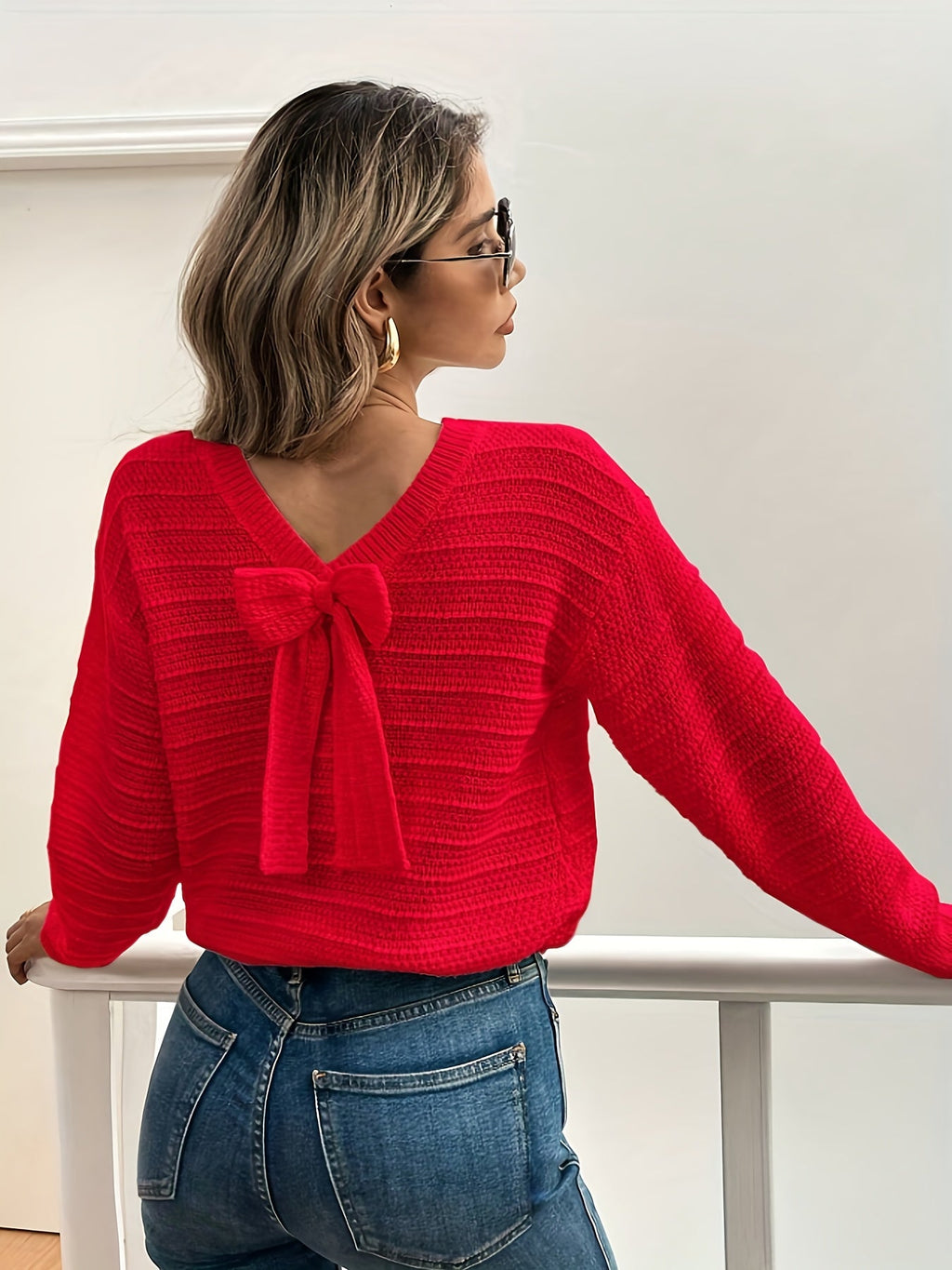 Bow-Detail Knit Sweater in Comfortable Fabric for Casual Wear