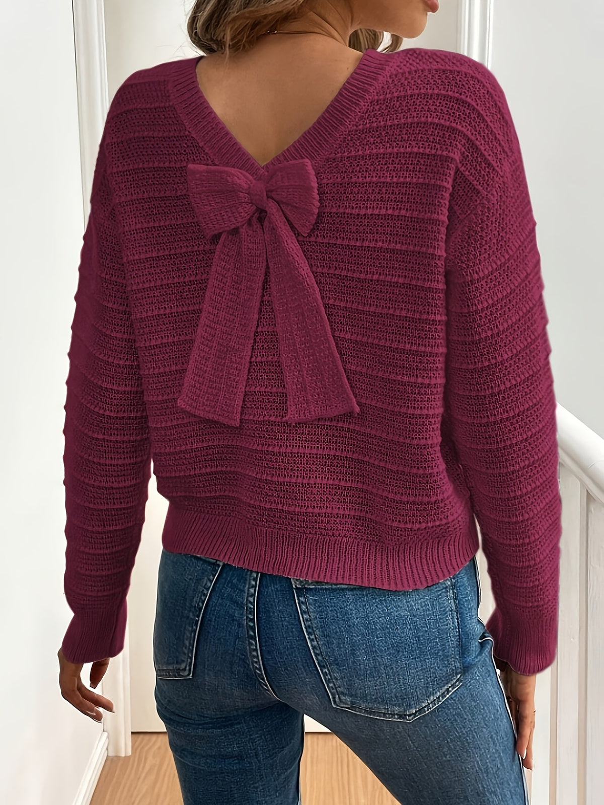Bow-Detail Knit Sweater in Comfortable Fabric for Casual Wear
