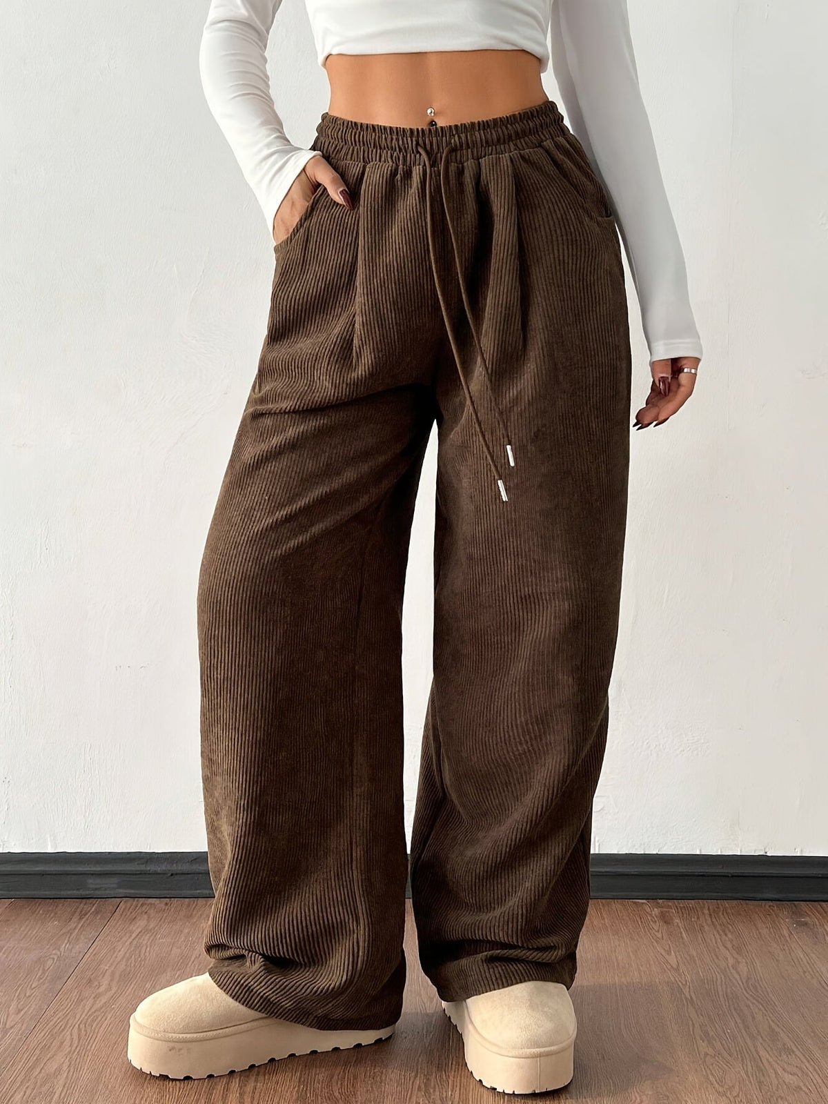 Relaxed Wide-Leg Pants in Soft Fabric for Casual Wear and Comfort