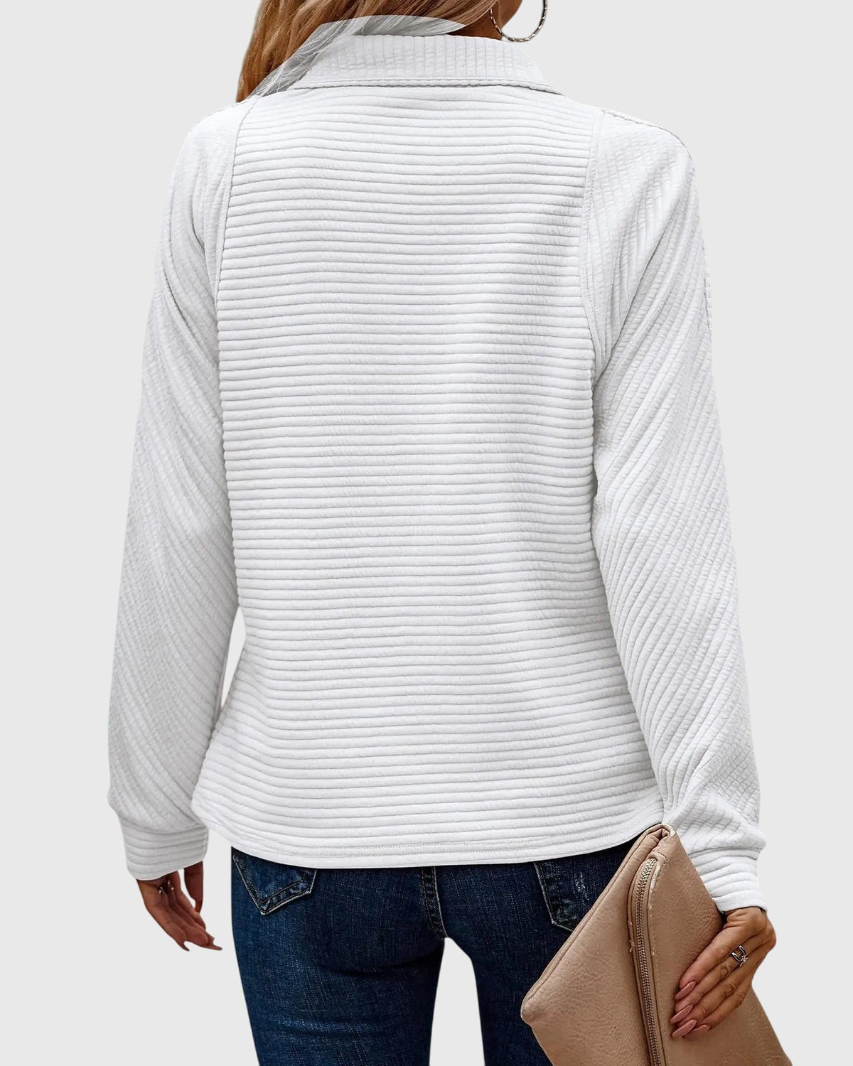 Elegant Zipper Jumper in Soft Fabric for Casual and Chic Outfits