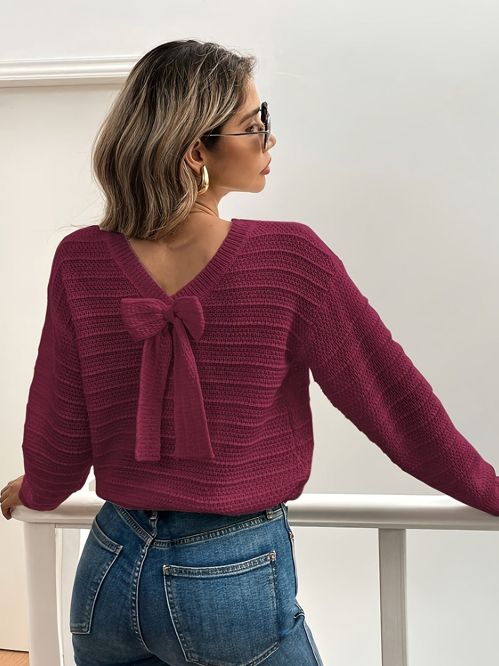 Bow-Detail Knit Sweater in Comfortable Fabric for Casual Wear