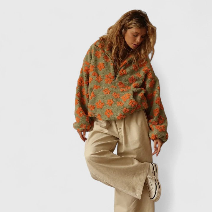 Sophisticated Women's Jumper in Soft Knit for Casual Wear