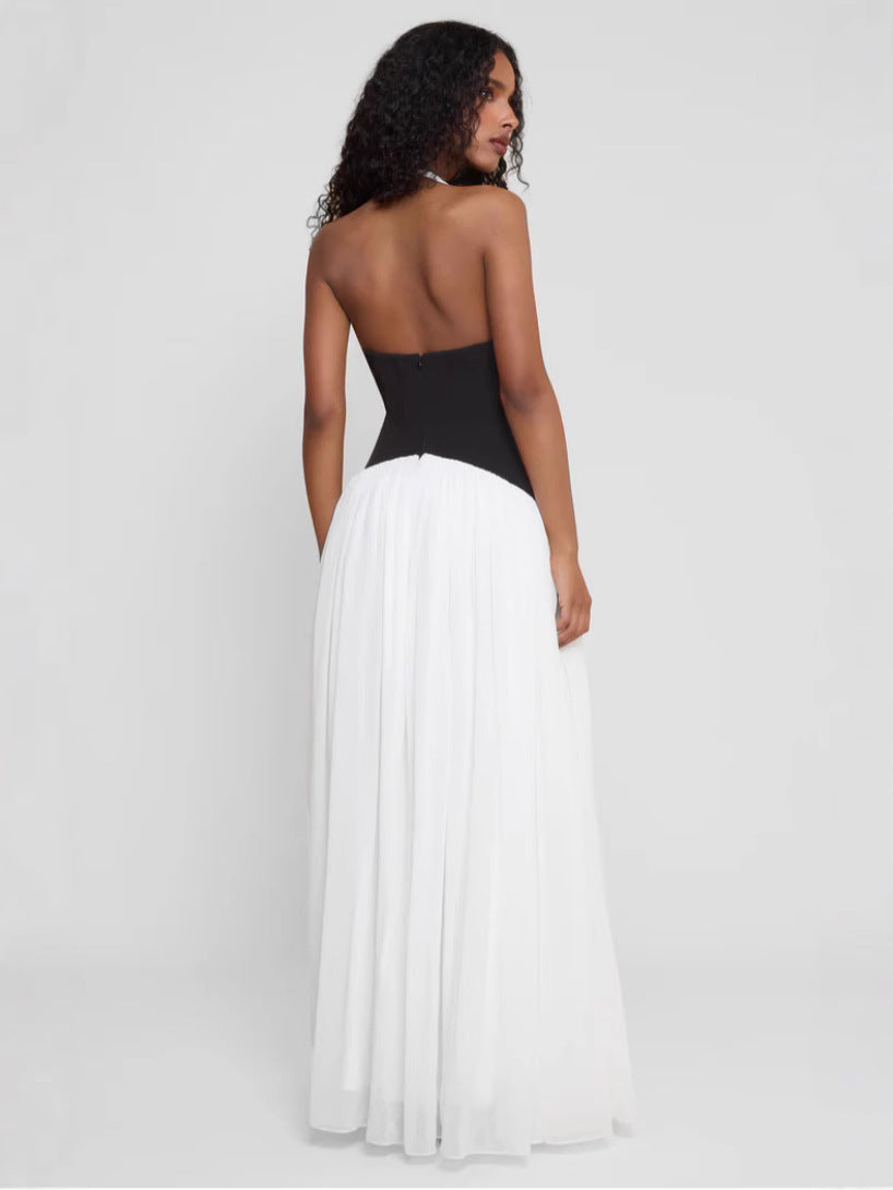 Sculpting Halterneck Maxi Dress with Plunge Neckline for Evening Events