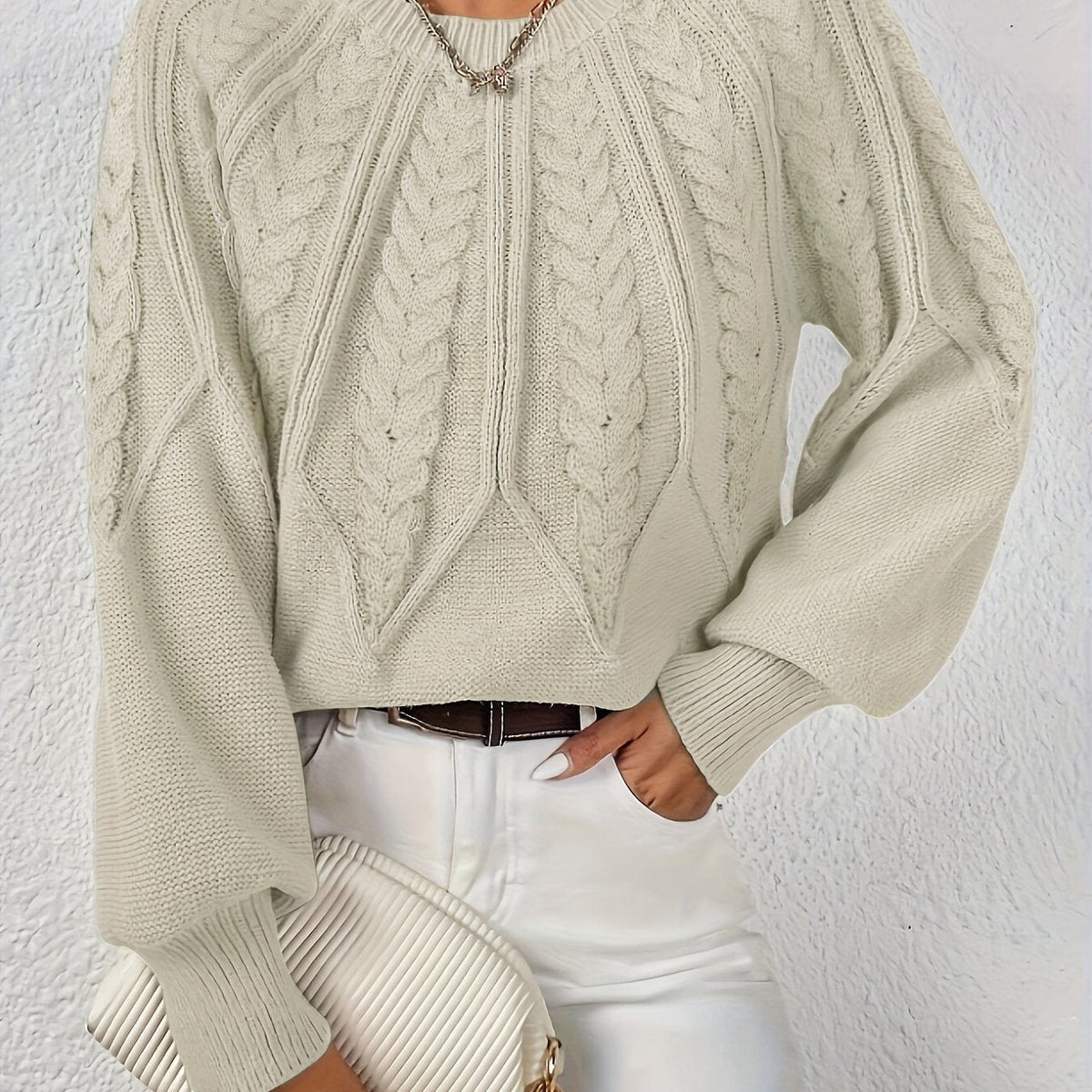 Women's Cable-Knit Cropped Jumper with Ribbed Crew Neck for Casual Wear