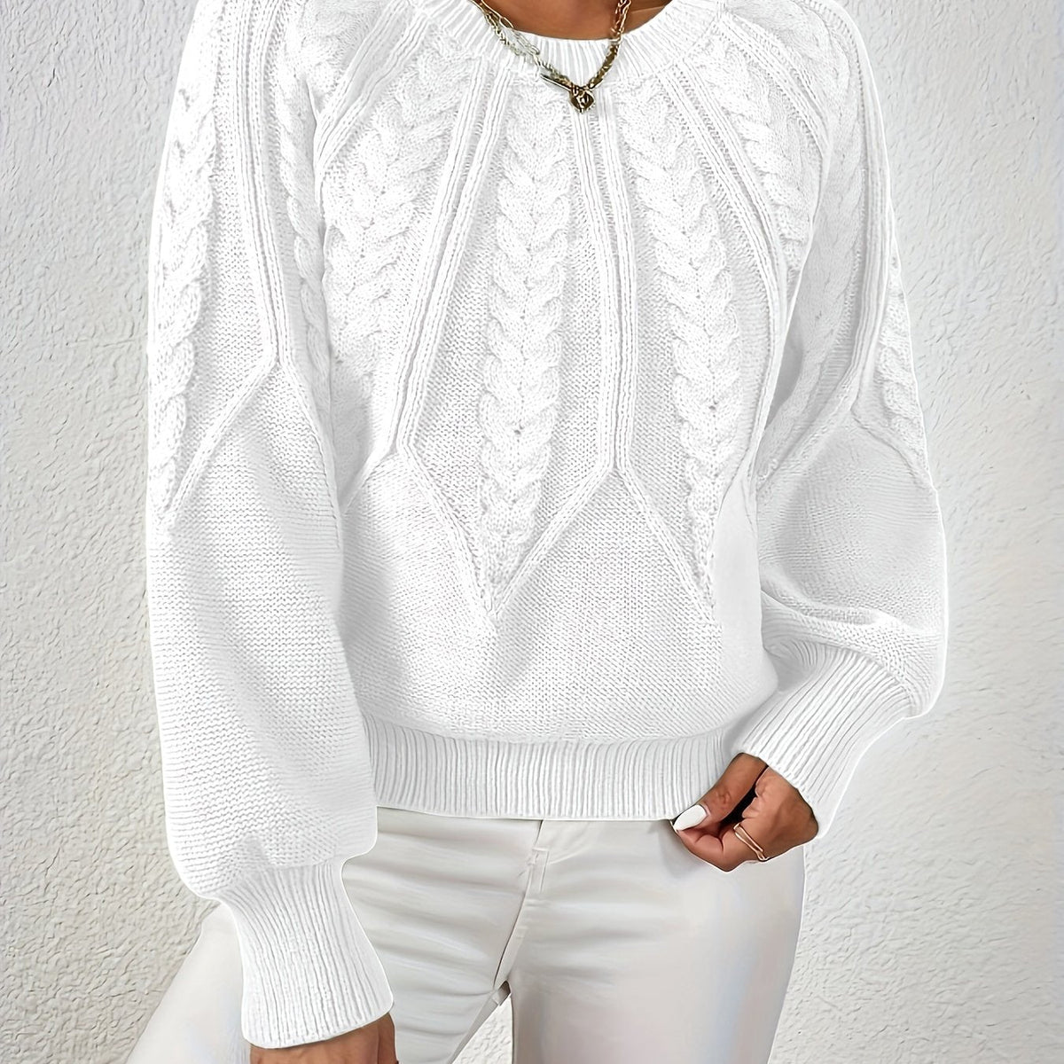 Women's Cable-Knit Cropped Jumper with Ribbed Crew Neck for Casual Wear
