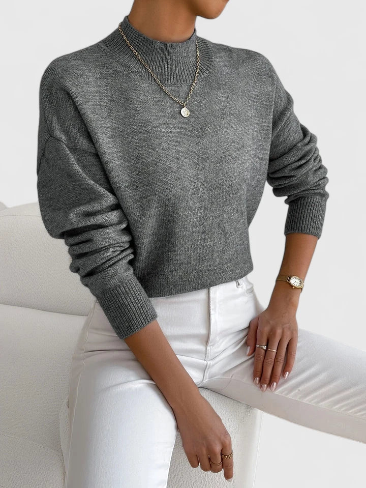 Elegant Roll Neck Jumper in Soft Knit for Casual and Smart Wear