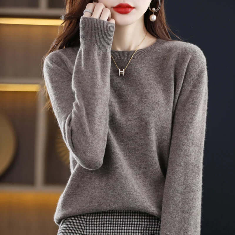 Cozy Knitted Women's Sweater - Soft Fabric, Casual Style for Everyday Wear